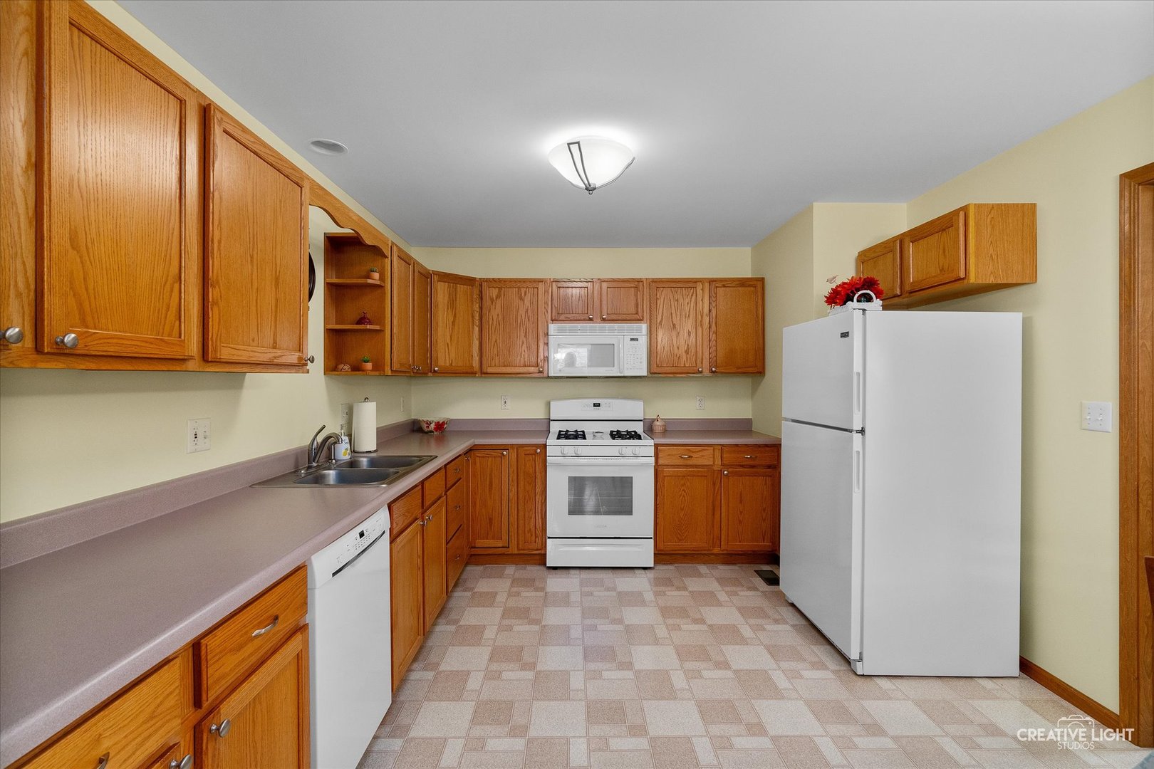 43 S Juniper Drive, North Aurora, IL 60542