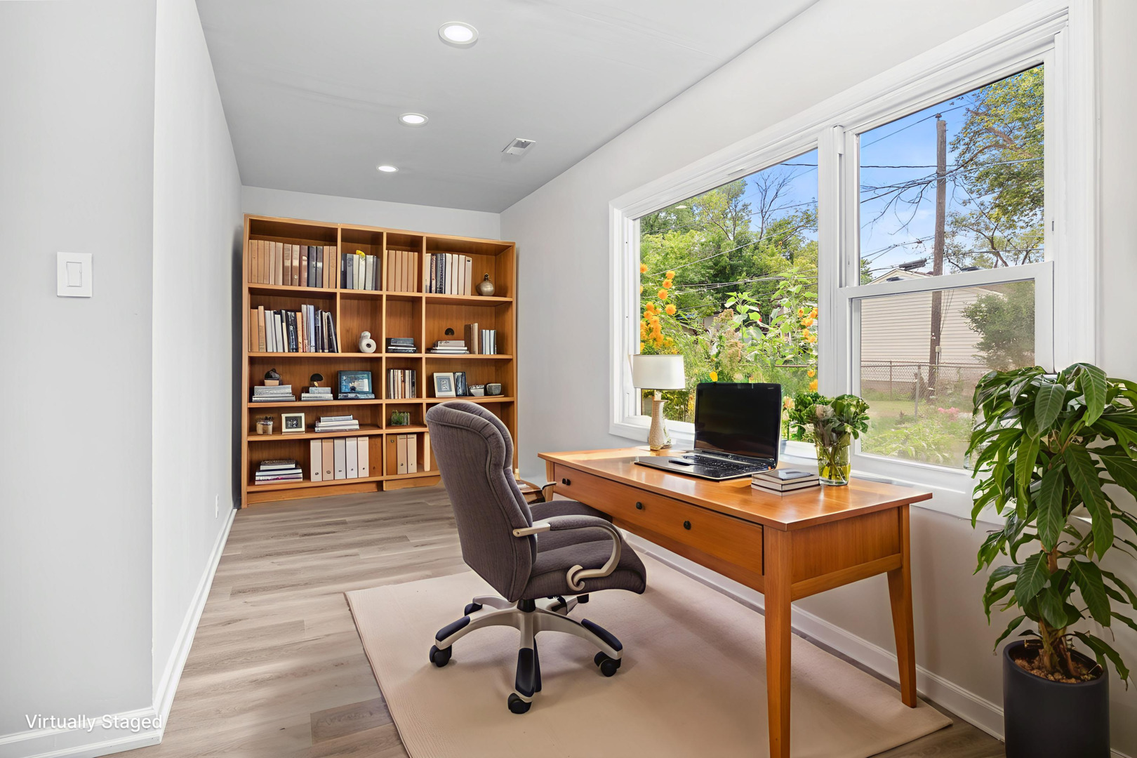 6640 Peach Tree Street, Hanover Park, IL 60133