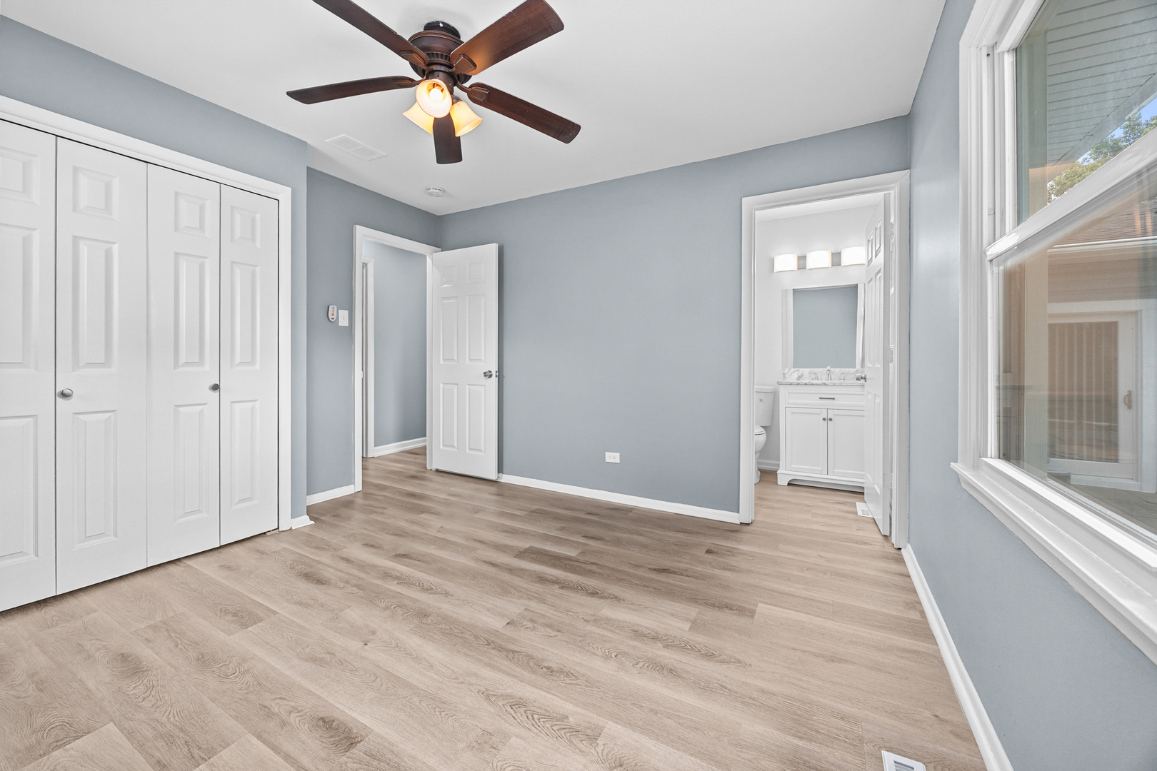 6640 Peach Tree Street, Hanover Park, IL 60133