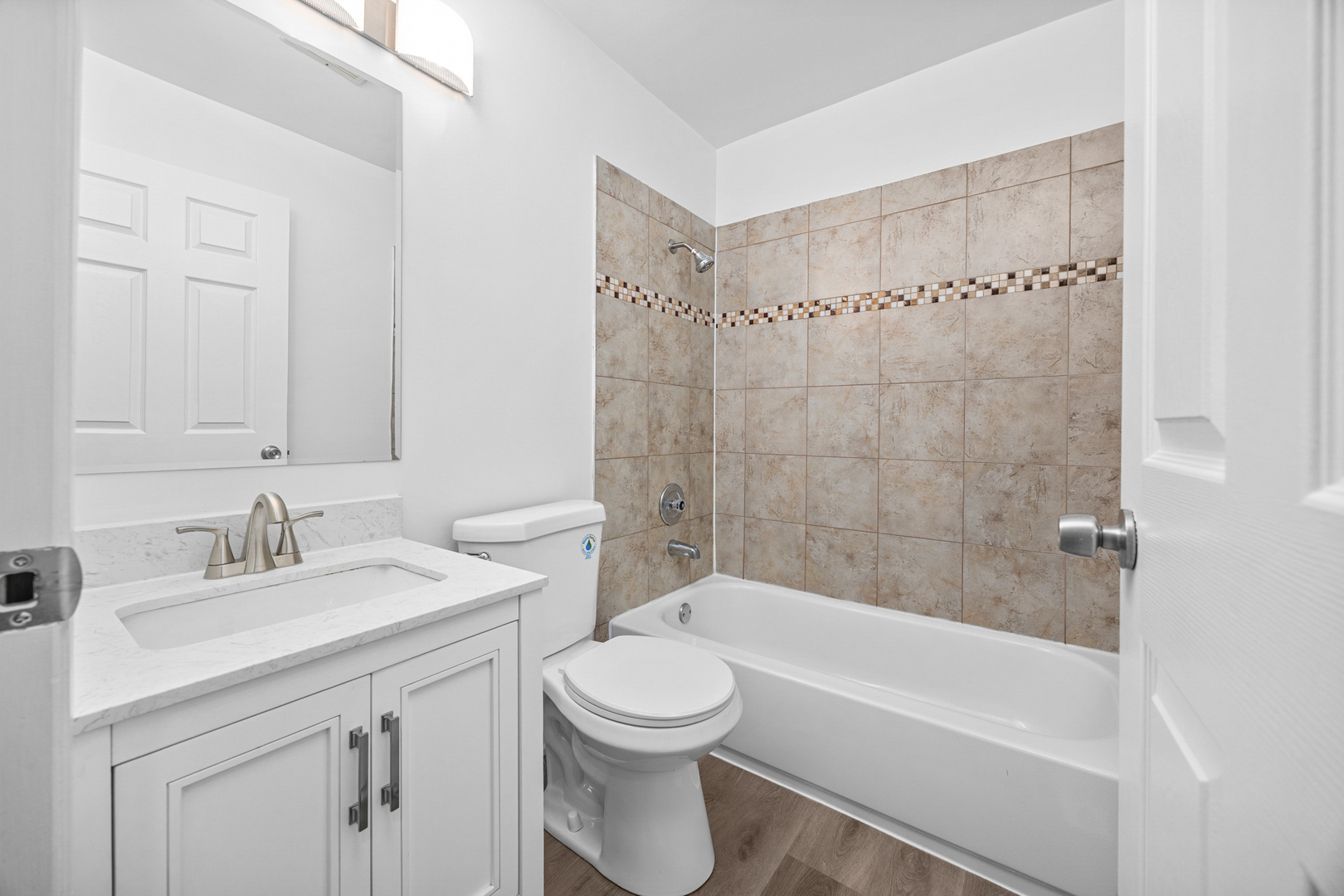 6640 Peach Tree Street, Hanover Park, IL 60133