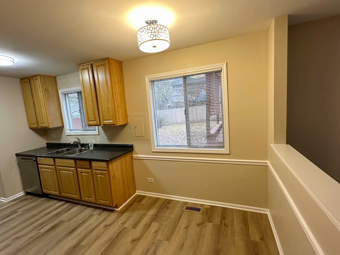 1301 Haverhill Circle, Naperville, IL 60563