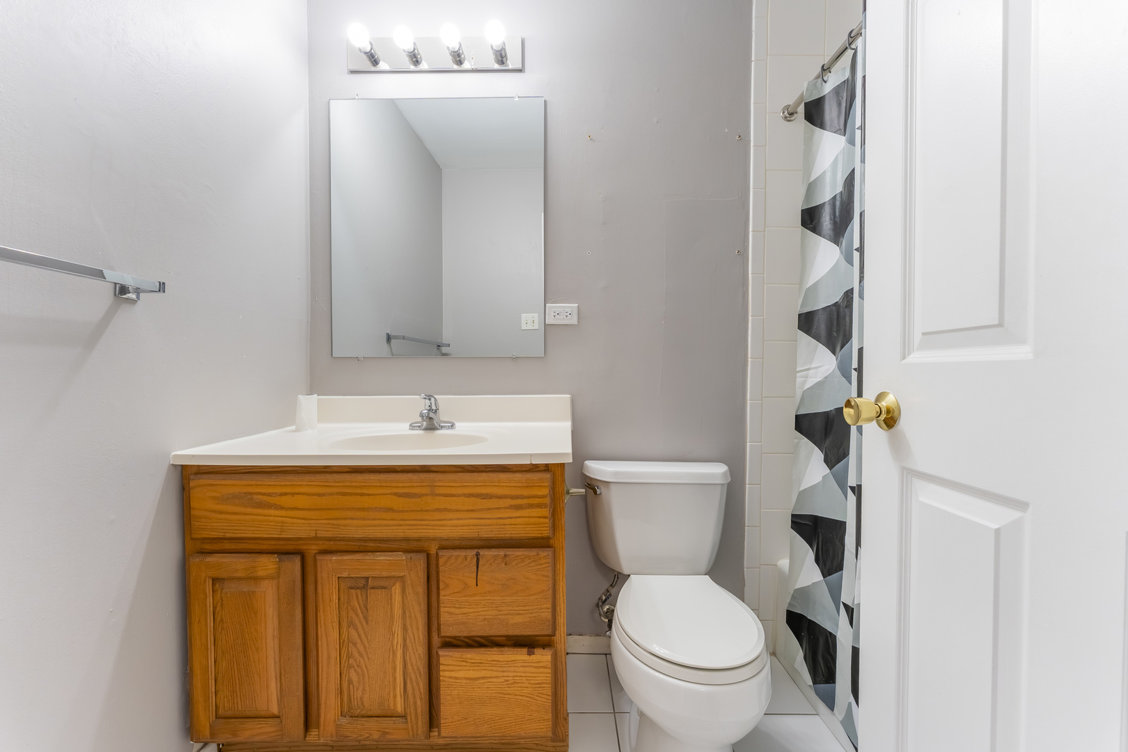 703 E Fullerton Avenue #107, Glendale Heights, IL 60139