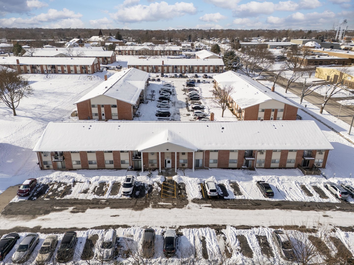 703 E Fullerton Avenue #107, Glendale Heights, IL 60139