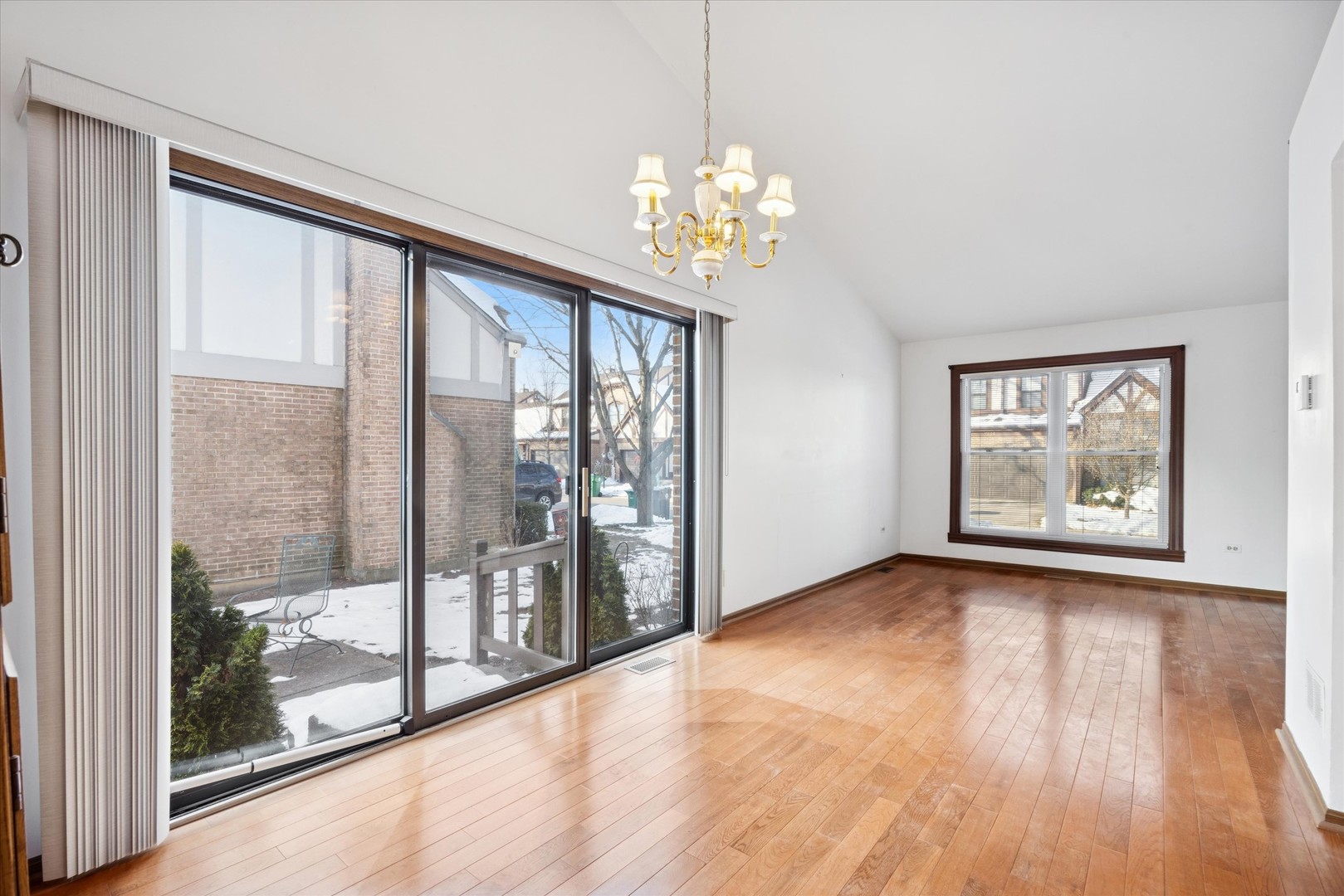 3033 Ashton Court, Westchester, IL 60154