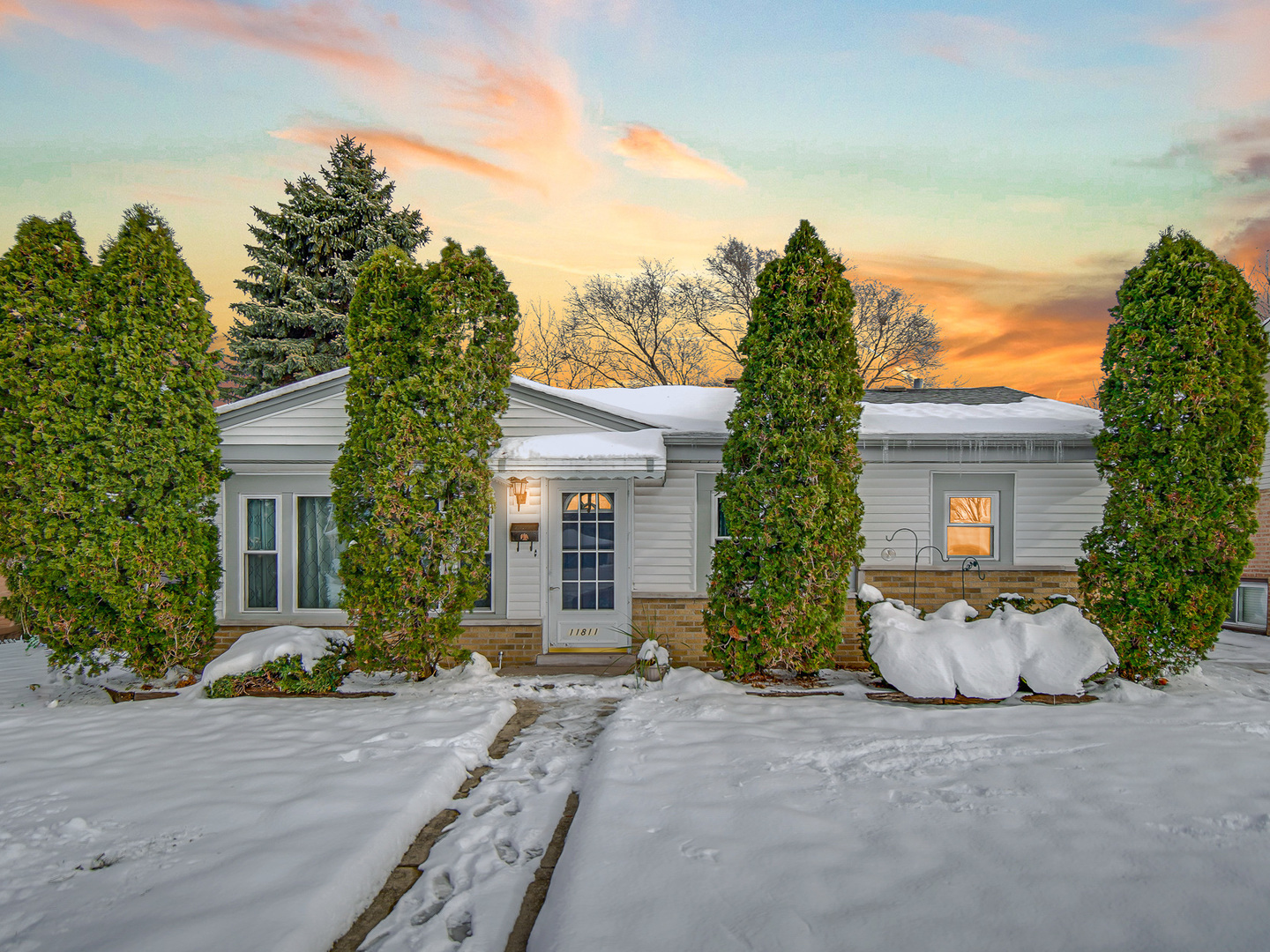 11811 S Tripp Avenue, Alsip, IL 60803