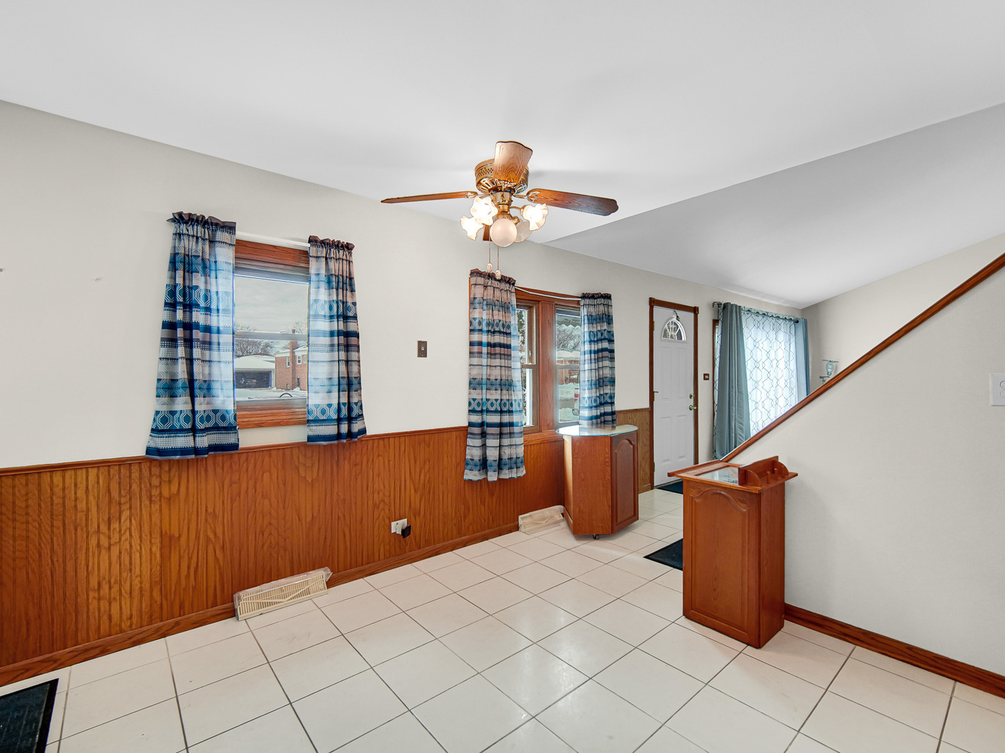 11811 S Tripp Avenue, Alsip, IL 60803