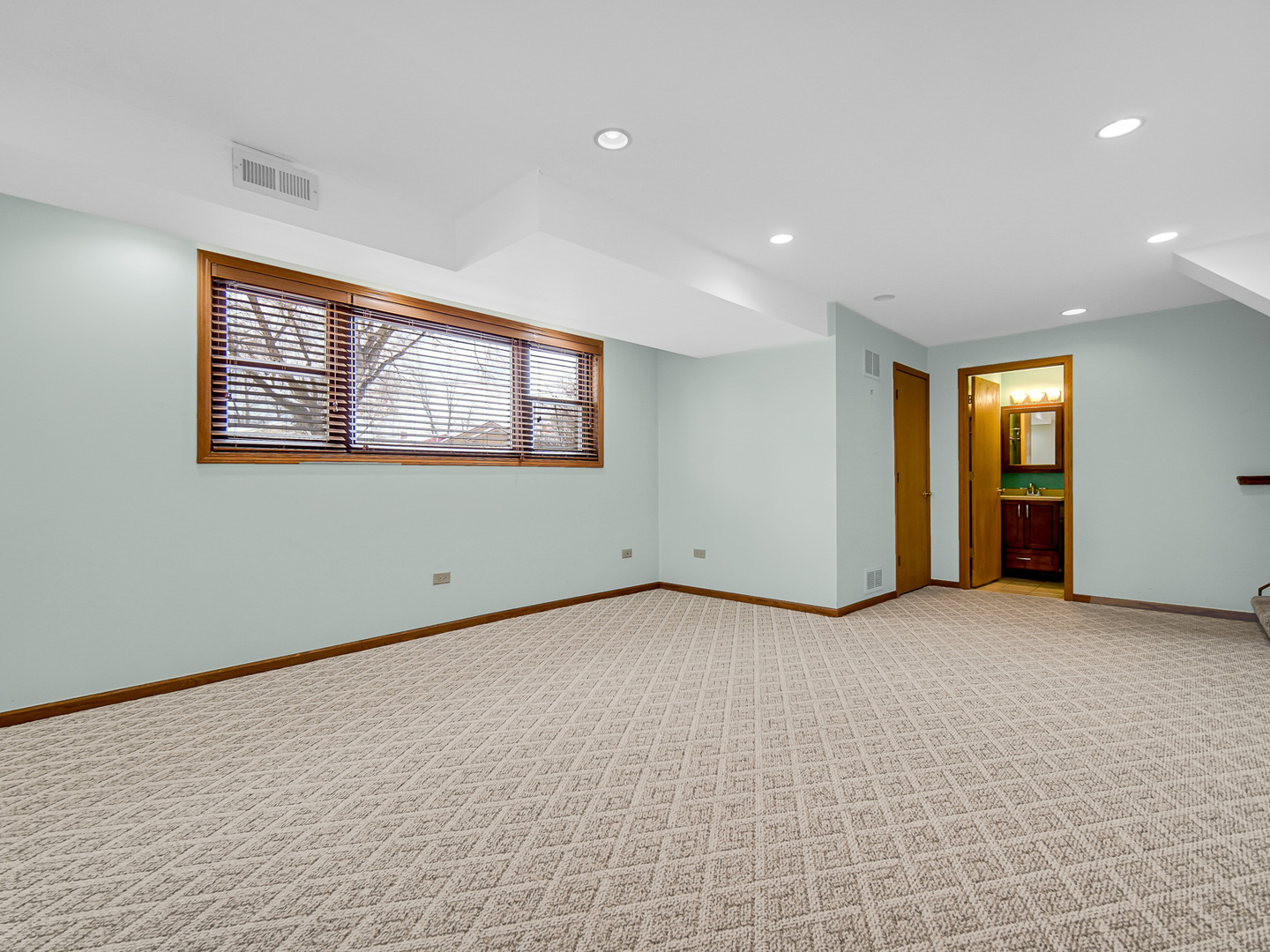 11811 S Tripp Avenue, Alsip, IL 60803