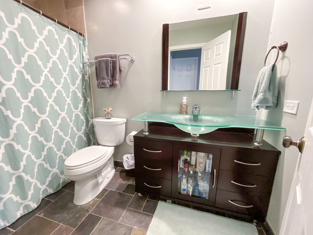 202 College Crossing #162, Rolling Meadows, IL 60008