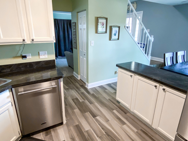 202 College Crossing #162, Rolling Meadows, IL 60008