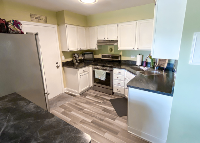 202 College Crossing #162, Rolling Meadows, IL 60008