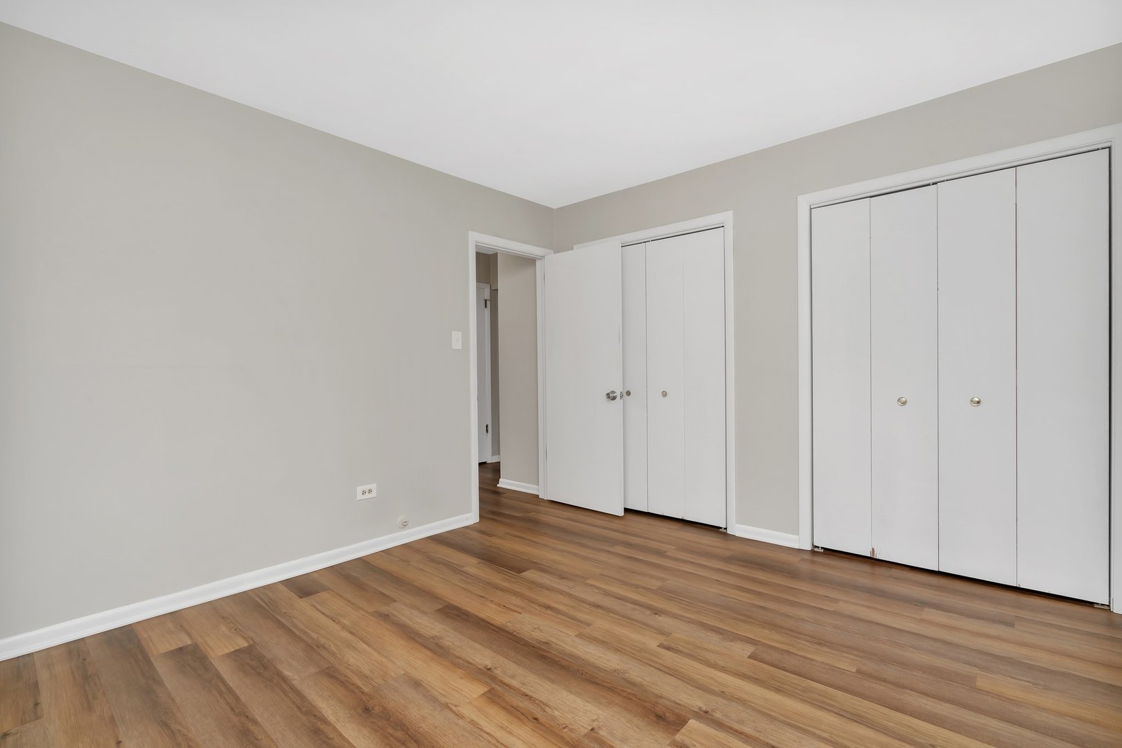 42 S Waiola Avenue #02, La Grange, IL 60525