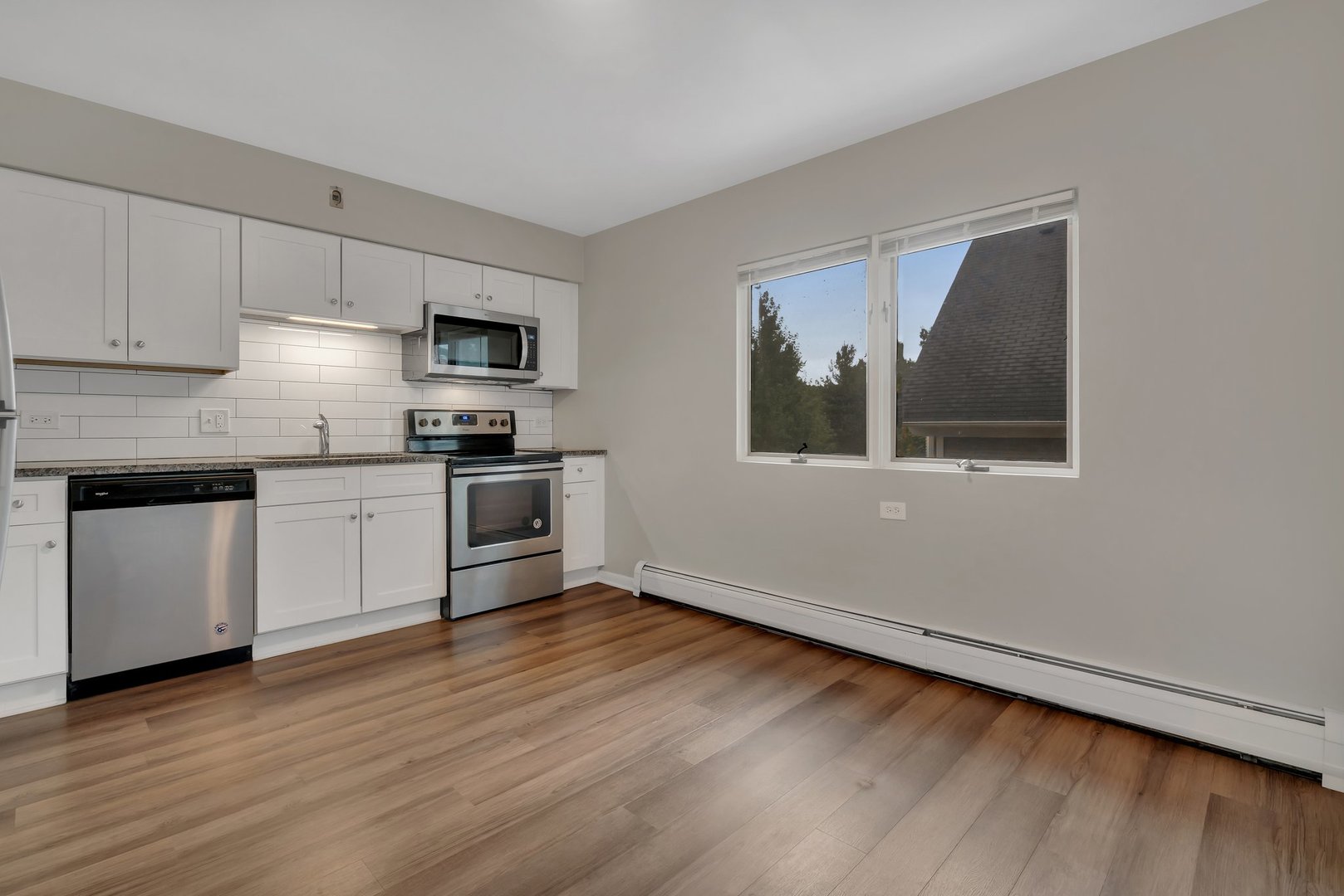 42 S Waiola Avenue #02, La Grange, IL 60525