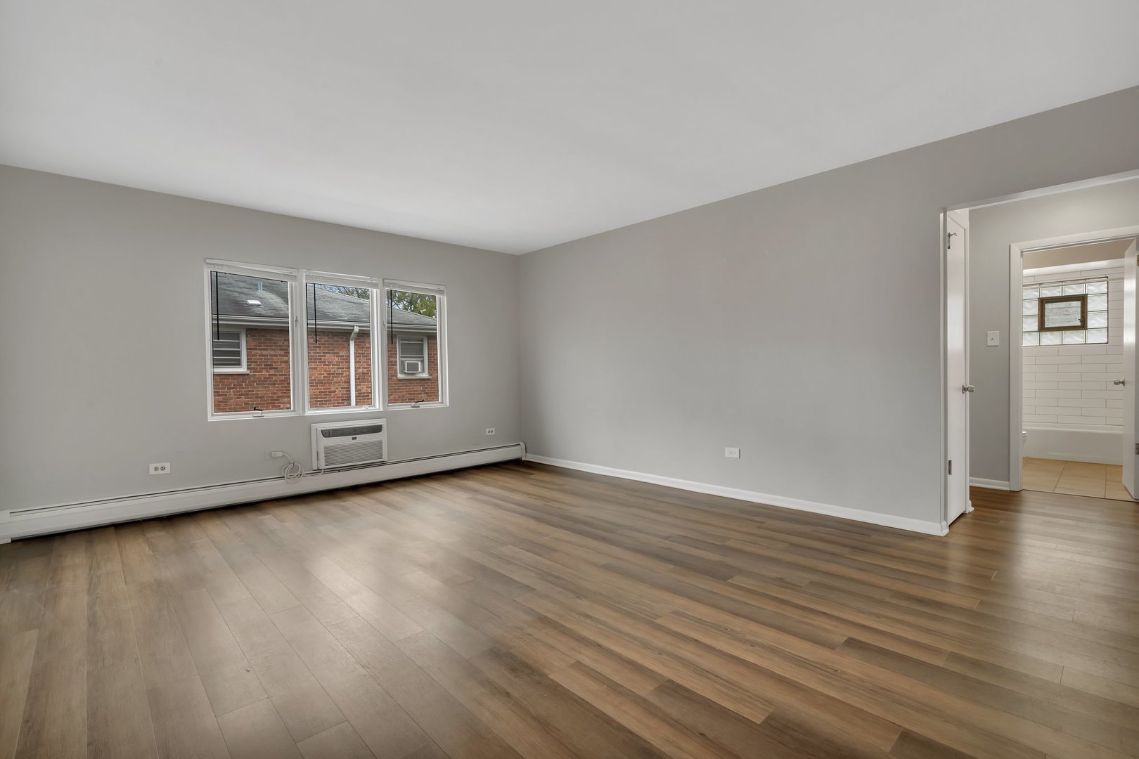 42 S Waiola Avenue #02, La Grange, IL 60525