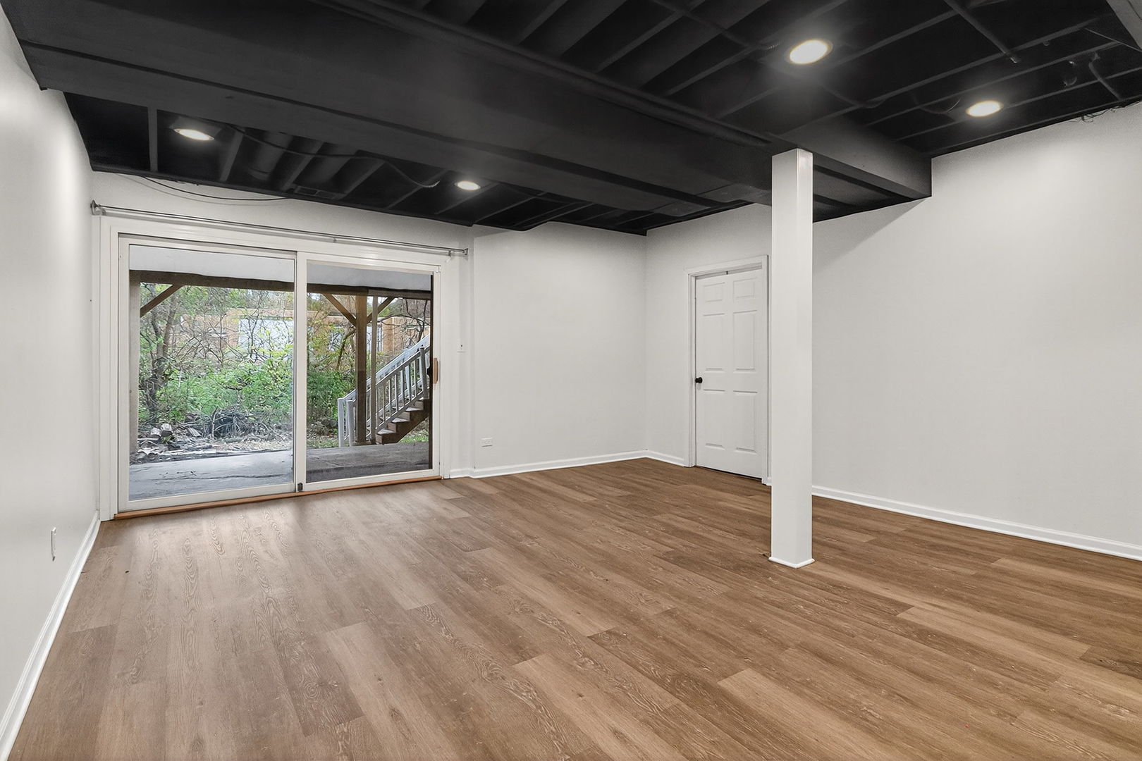 806 Hillview Drive, Lemont, IL 60439