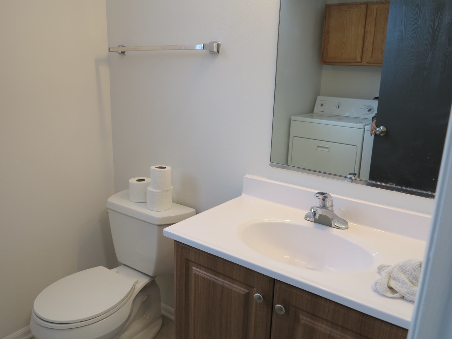 415 Newbury Drive, Island Lake, IL 60042