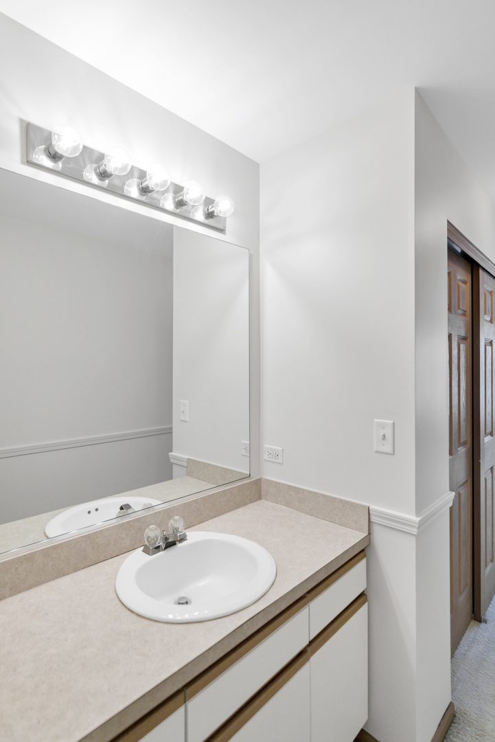 1244 Brookdale Drive #1244, Carpentersville, IL 60110