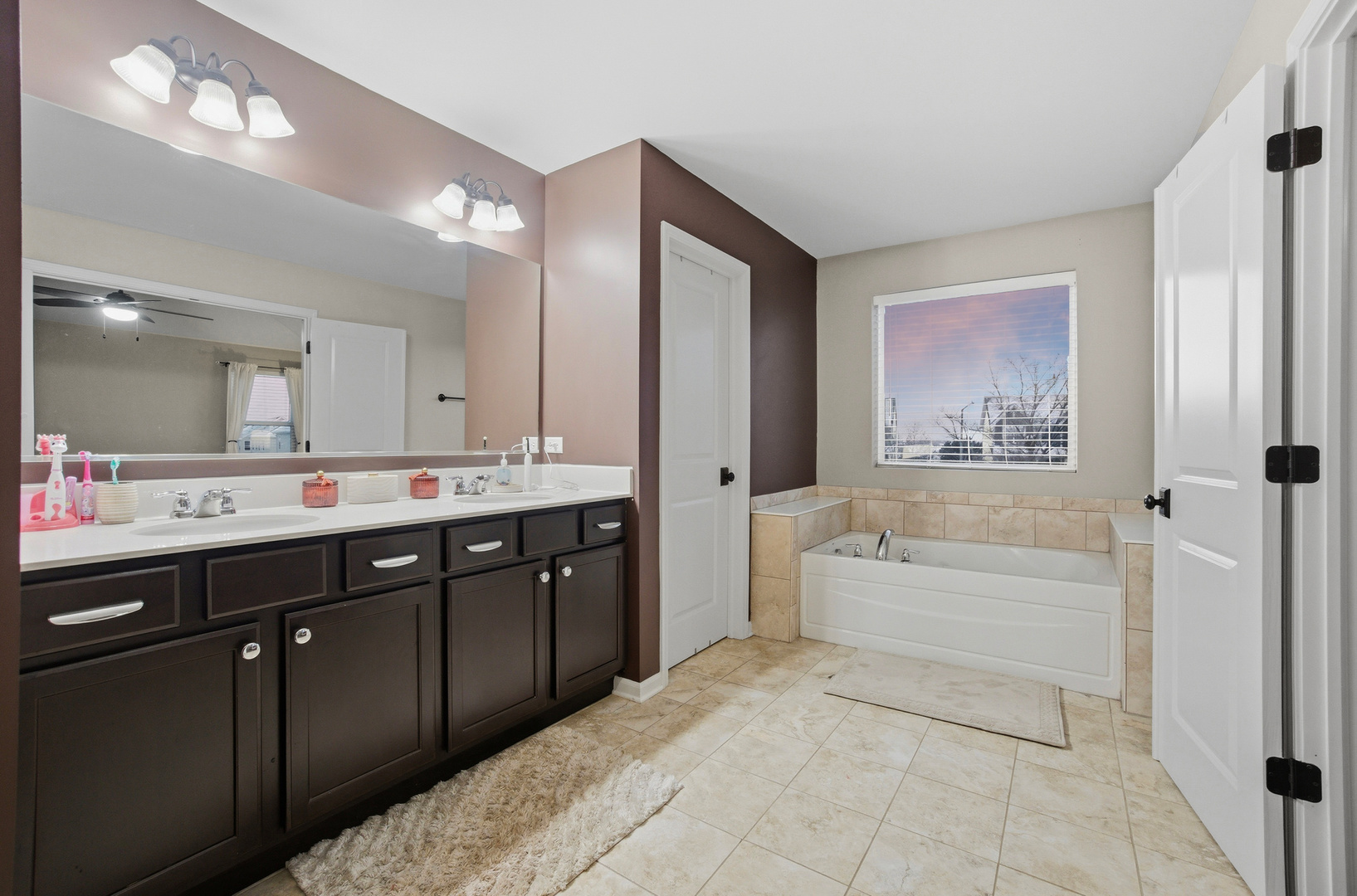 7811 Bellflower Lane, Joliet, IL 60431