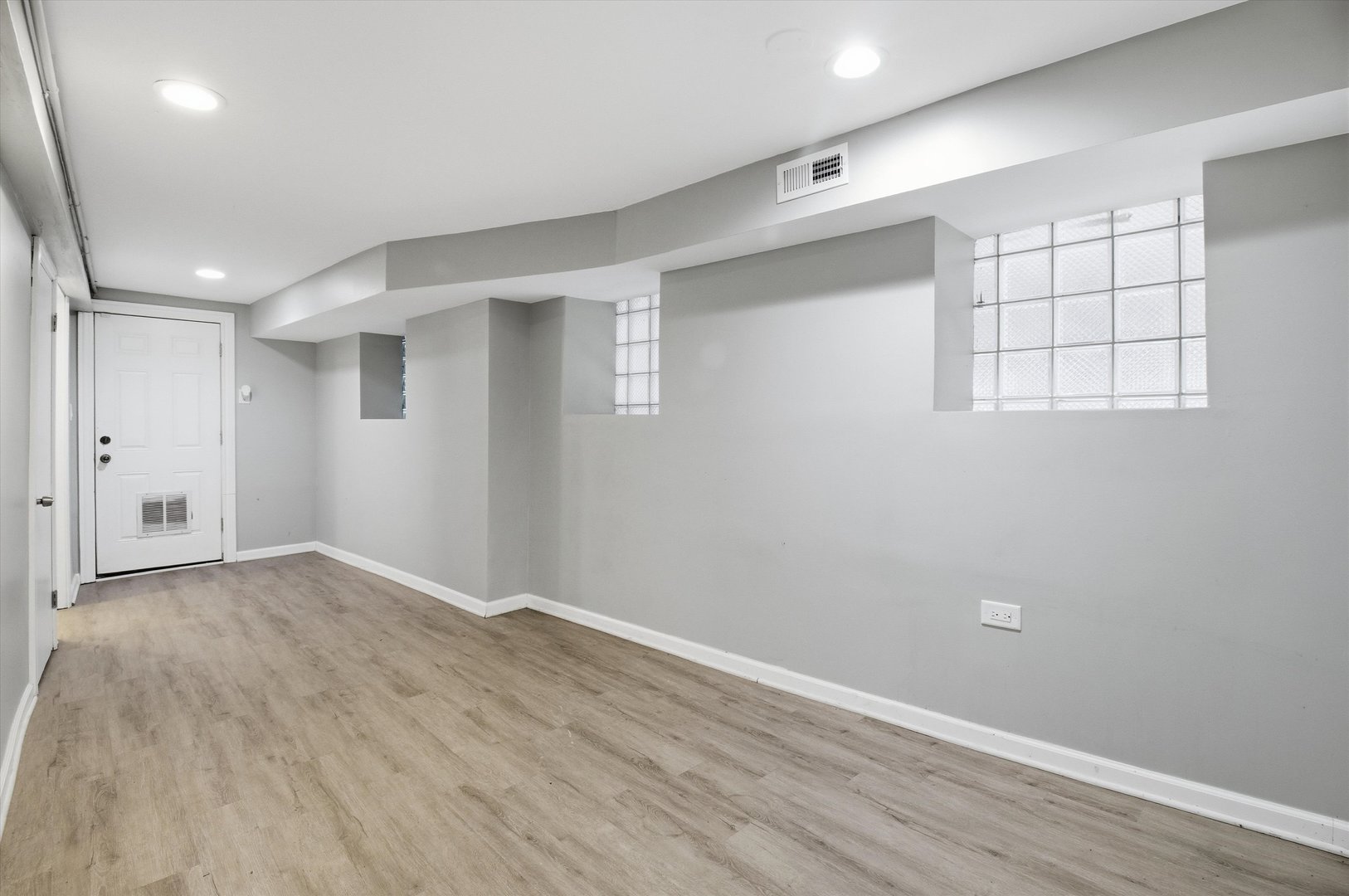 4245 W Monroe Street, Chicago, IL 60624