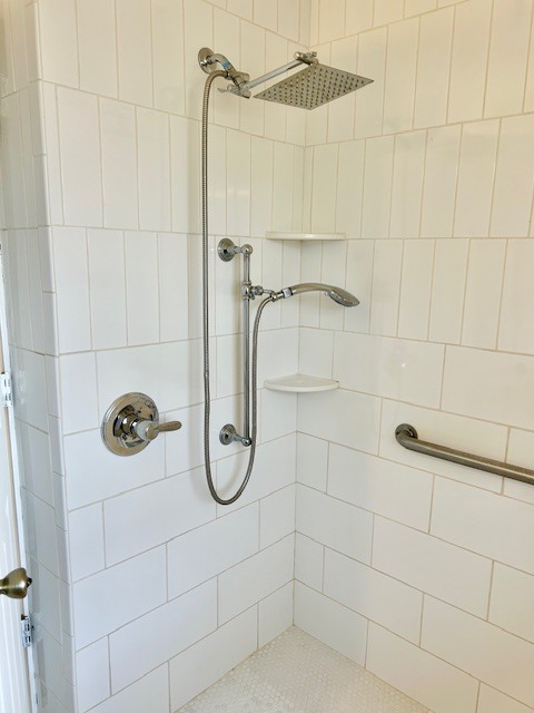 1515 Six Points Road, Bloomington, IL 61701