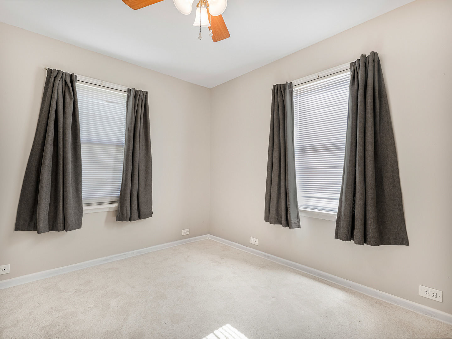 3111 Stillwell Drive, Des Plaines, IL 60018