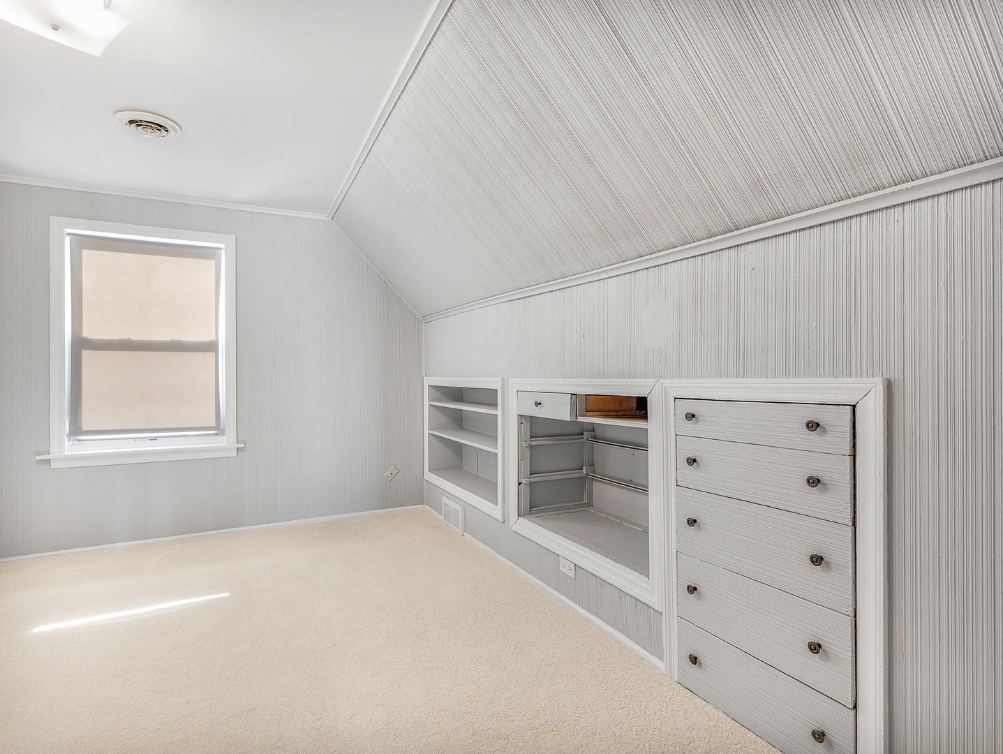 3111 Stillwell Drive, Des Plaines, IL 60018