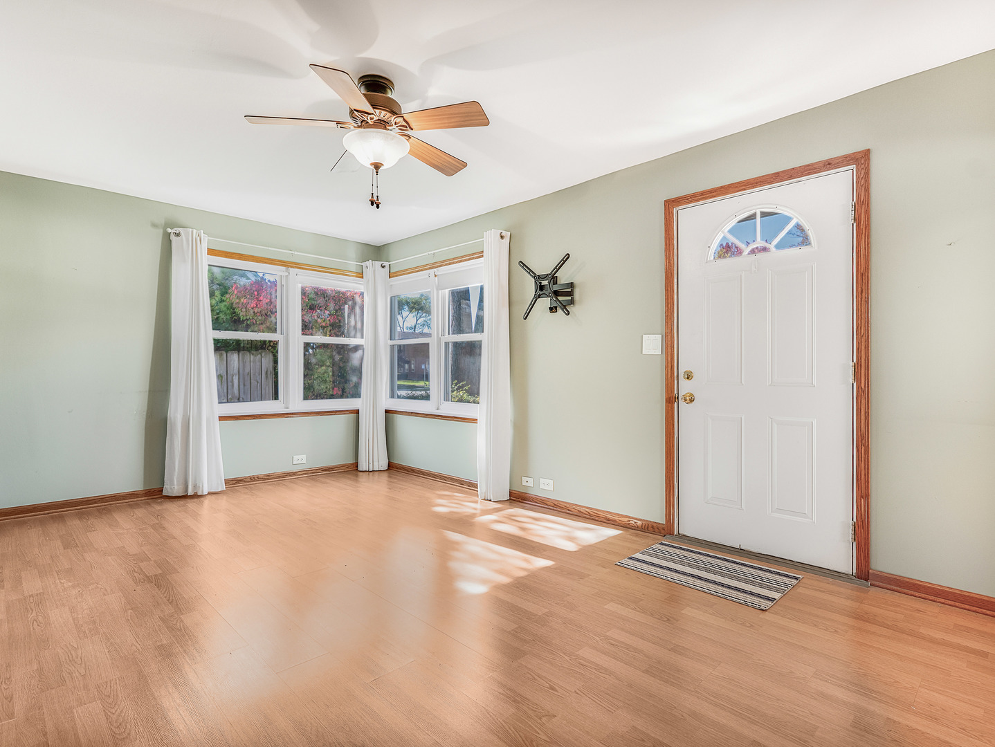 3111 Stillwell Drive, Des Plaines, IL 60018