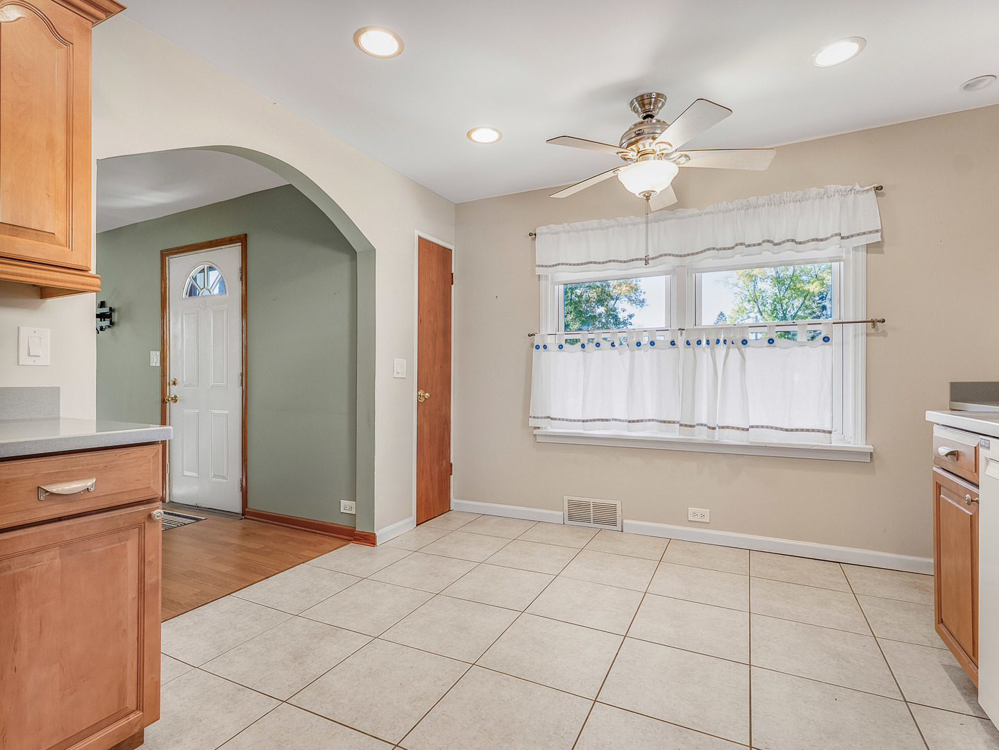 3111 Stillwell Drive, Des Plaines, IL 60018