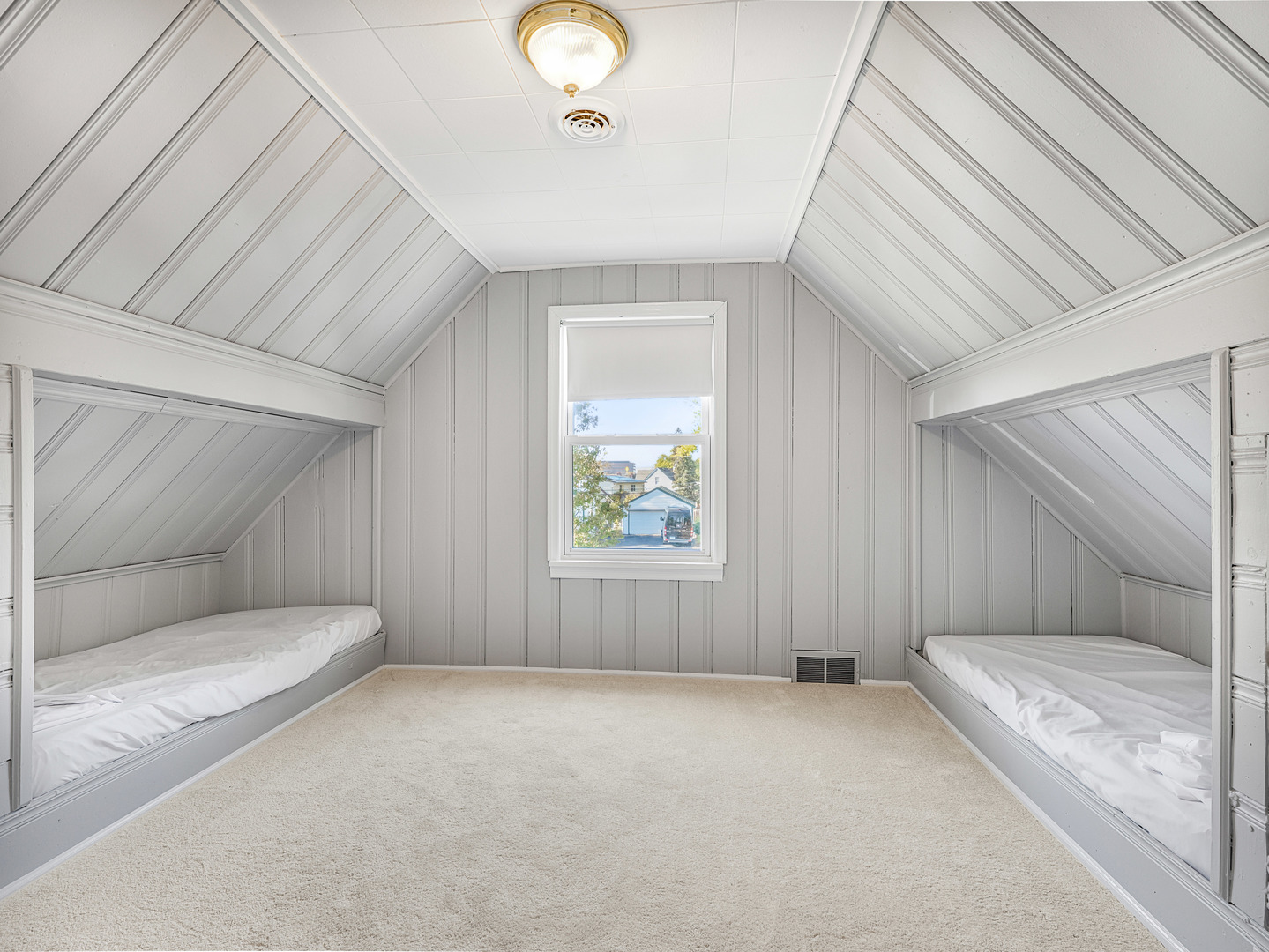 3111 Stillwell Drive, Des Plaines, IL 60018