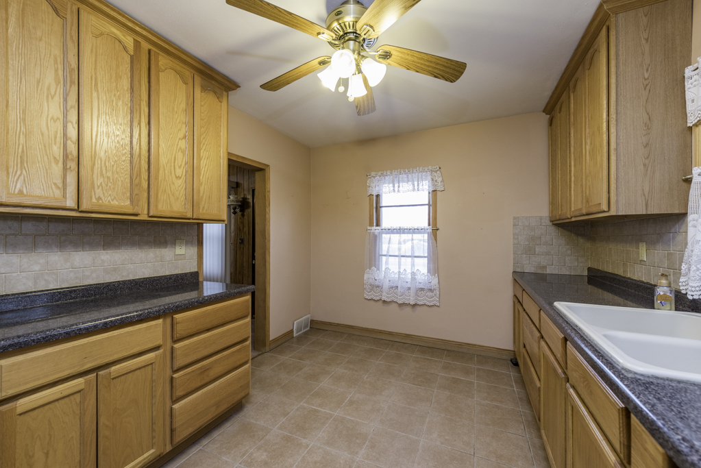 2101 Eshcol Avenue, Zion, IL 60099