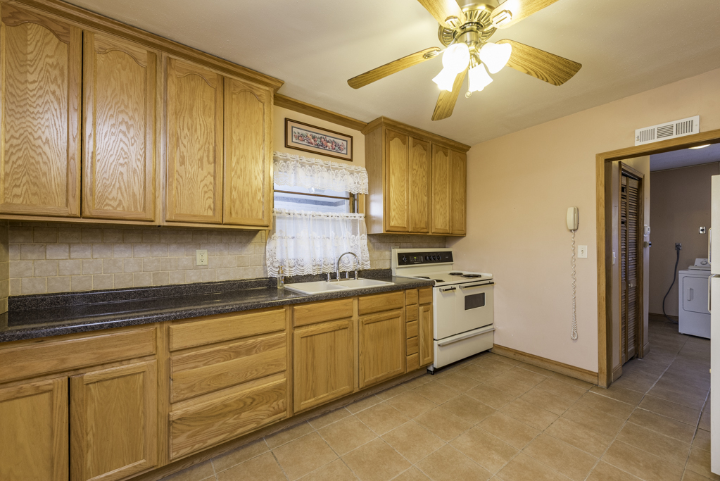 2101 Eshcol Avenue, Zion, IL 60099