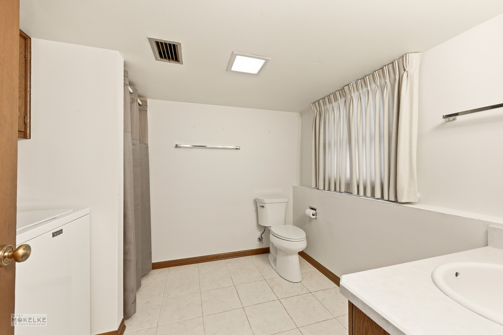 15 Navajo Court, Oswego, IL 60543