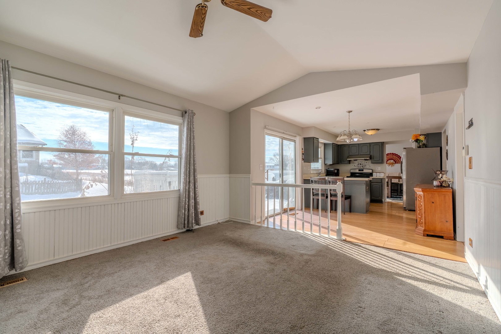 601 Bluff Street, Carol Stream, IL 60188