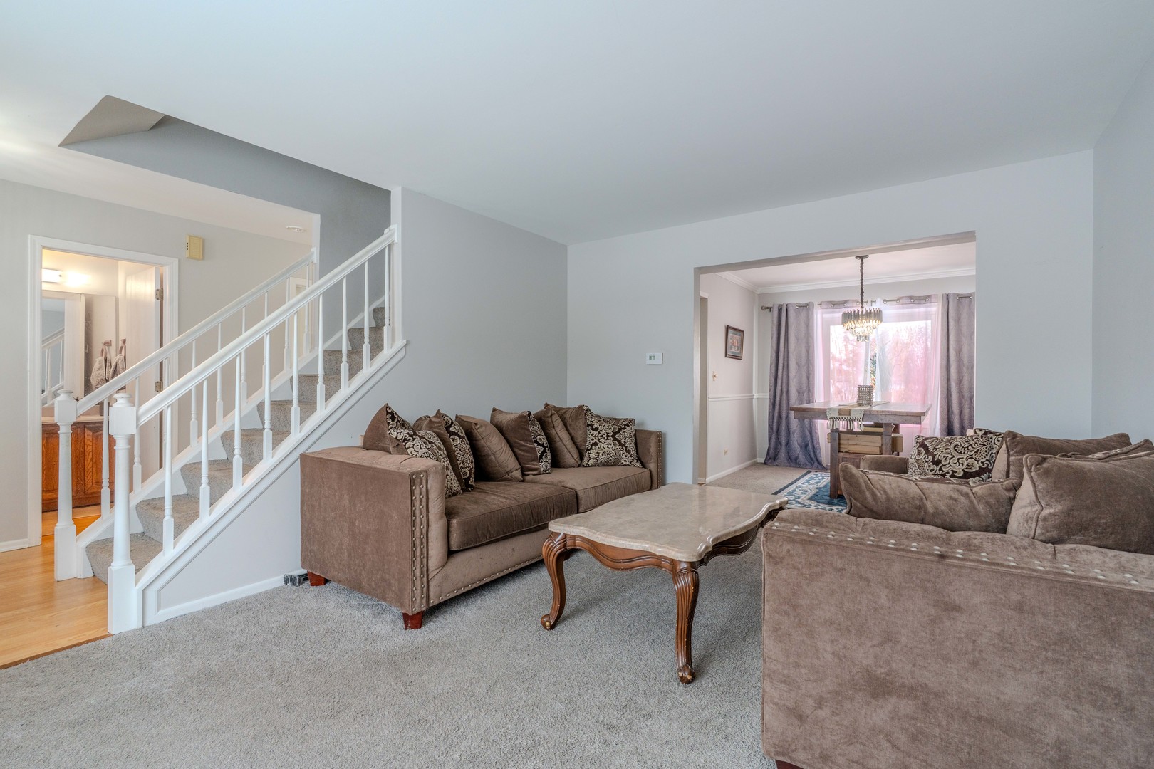 601 Bluff Street, Carol Stream, IL 60188