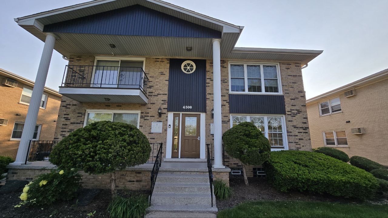 4508 Elm Avenue #B, Brookfield, IL 60513