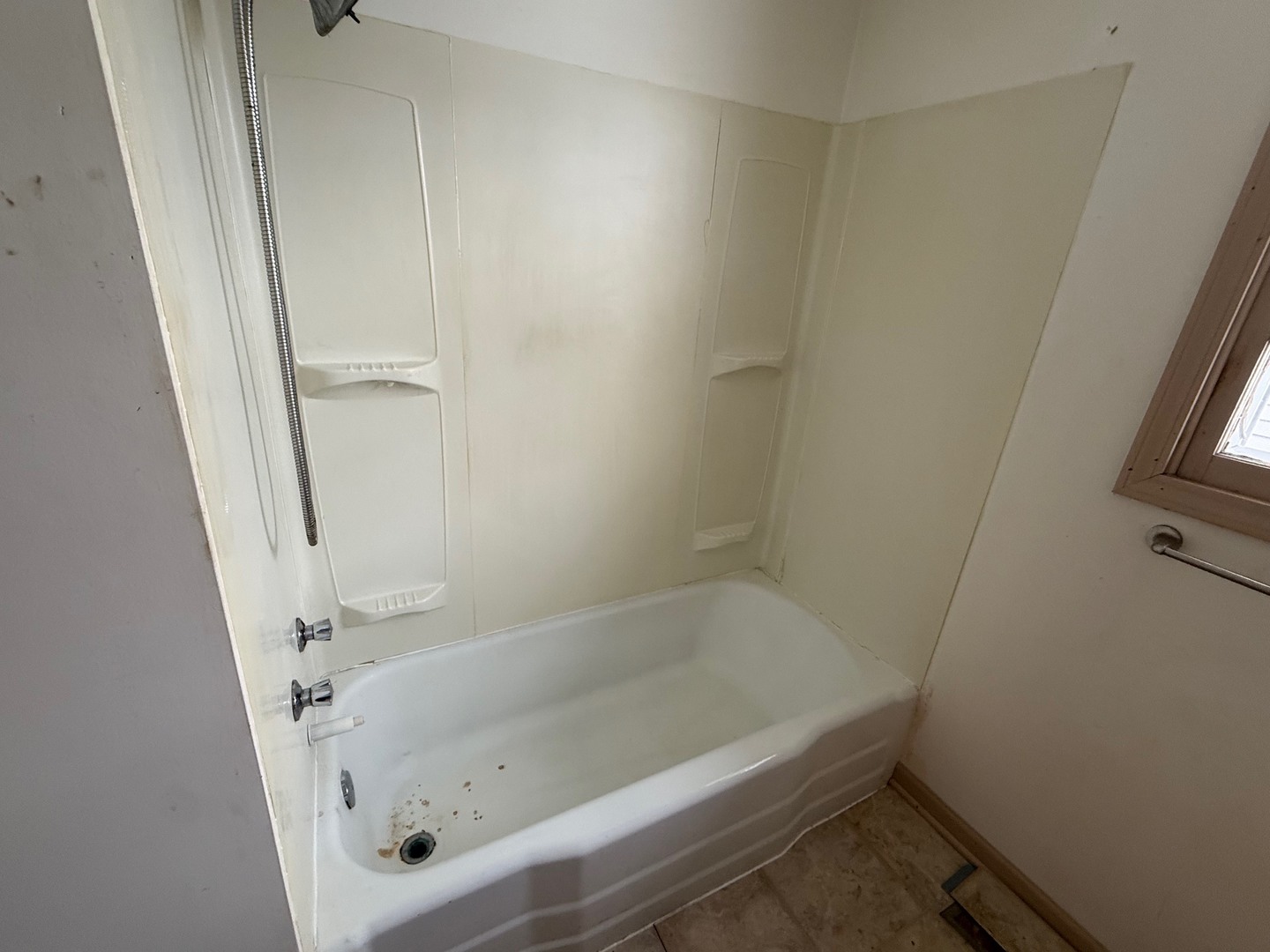 740 N Elmwood Drive, Aurora, IL 60506