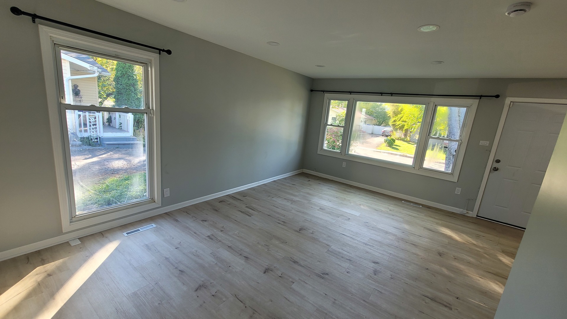 149 Austin Avenue, Carpentersville, IL 60110