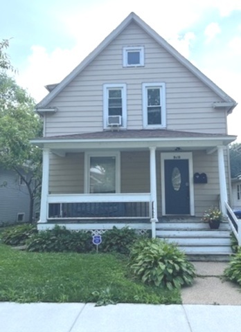 918 N Ash Street, Waukegan, IL 60085