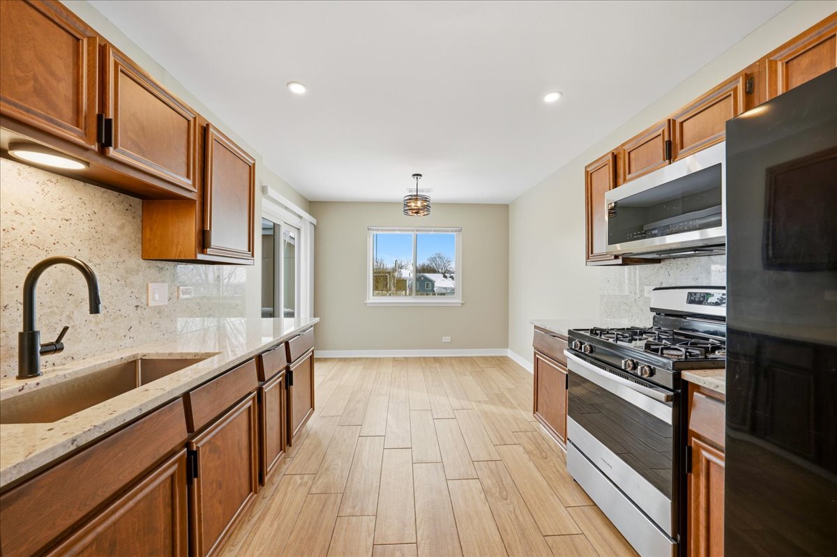 369 Heather Court #A2, Schaumburg, IL 60193