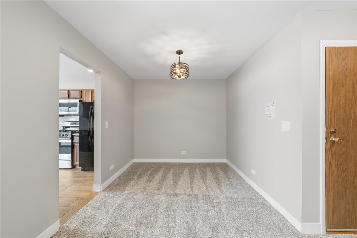 369 Heather Court #A2, Schaumburg, IL 60193