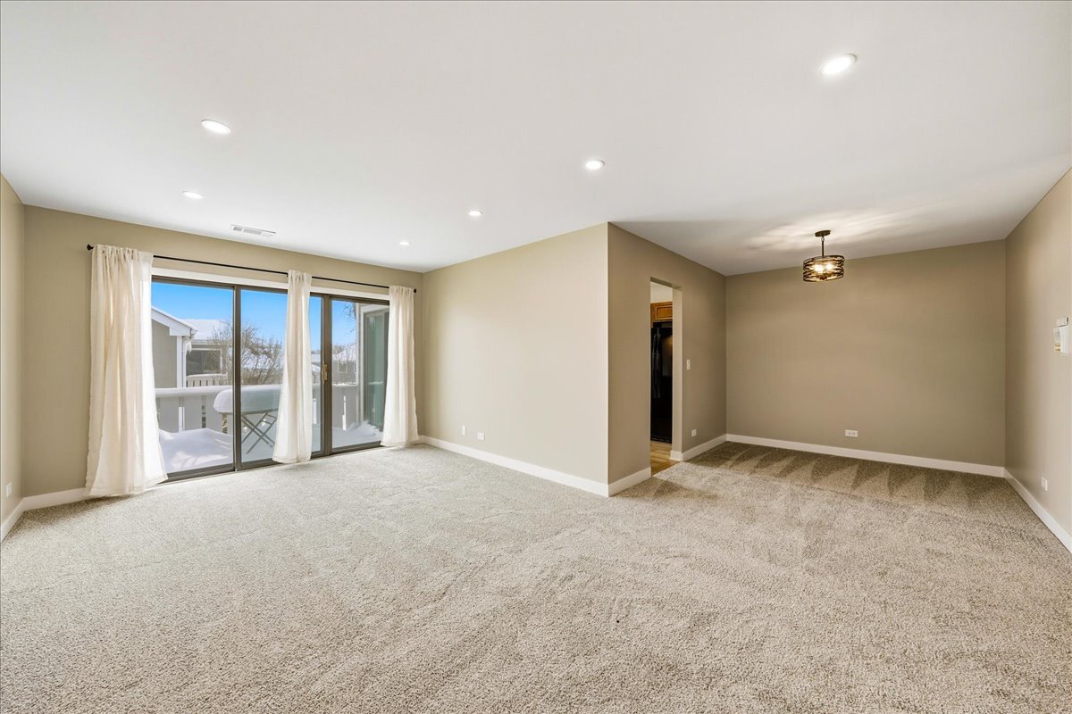 369 Heather Court #A2, Schaumburg, IL 60193