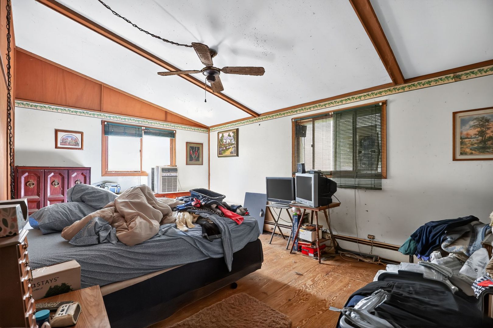 21364 Burr Oak Road, Harvard, IL 60033