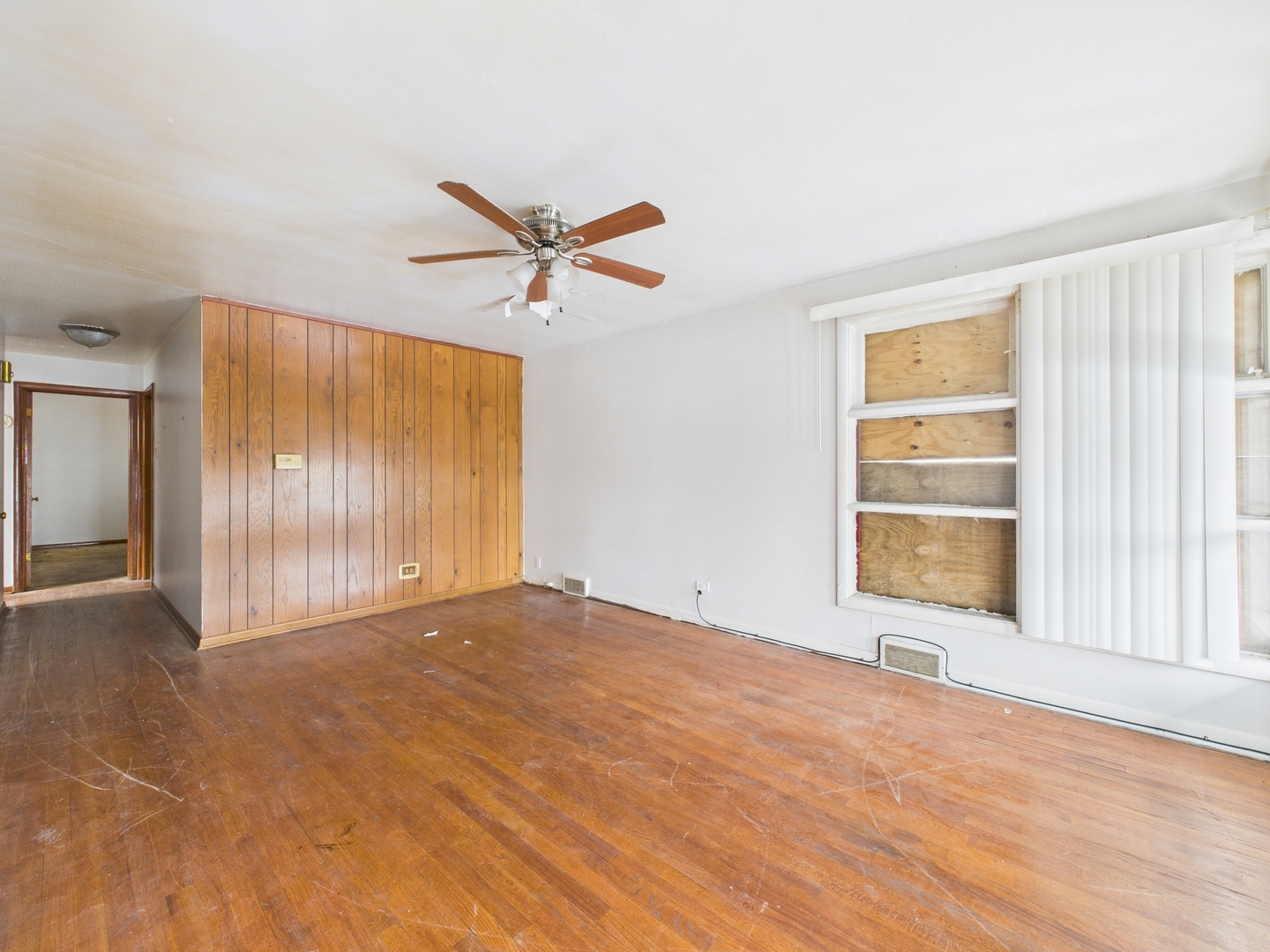 7826 S Christiana Avenue, Chicago, IL 60652