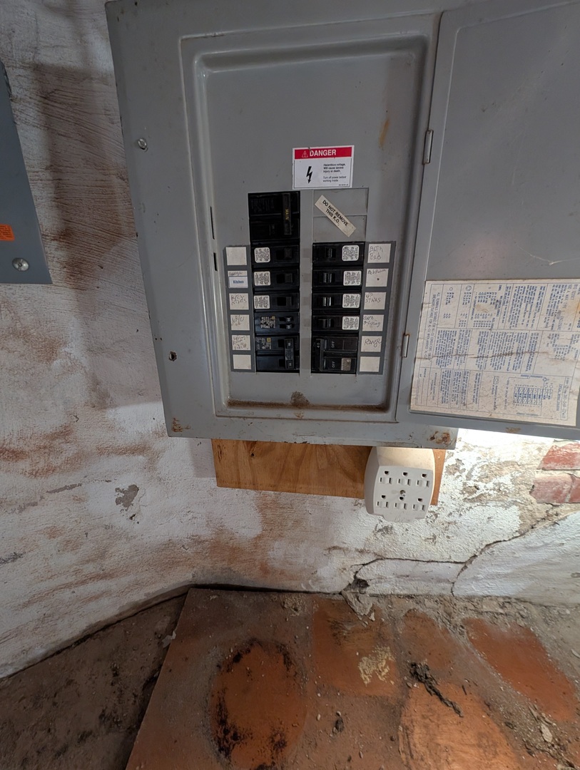 543 E 3rd Street, El Paso, IL 61738