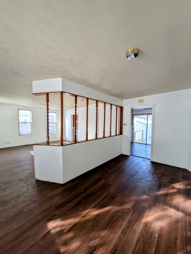 543 E 3rd Street, El Paso, IL 61738