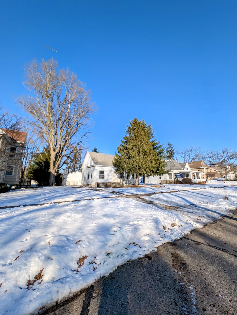 543 E 3rd Street, El Paso, IL 61738