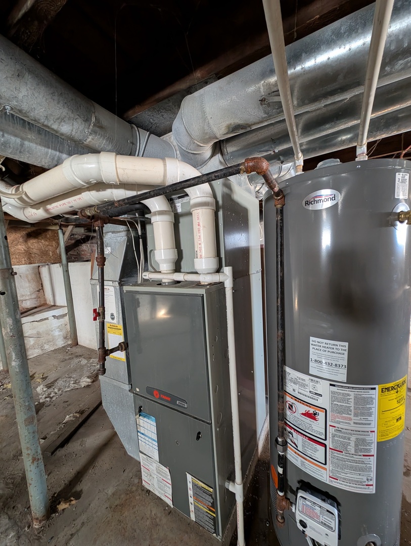 543 E 3rd Street, El Paso, IL 61738