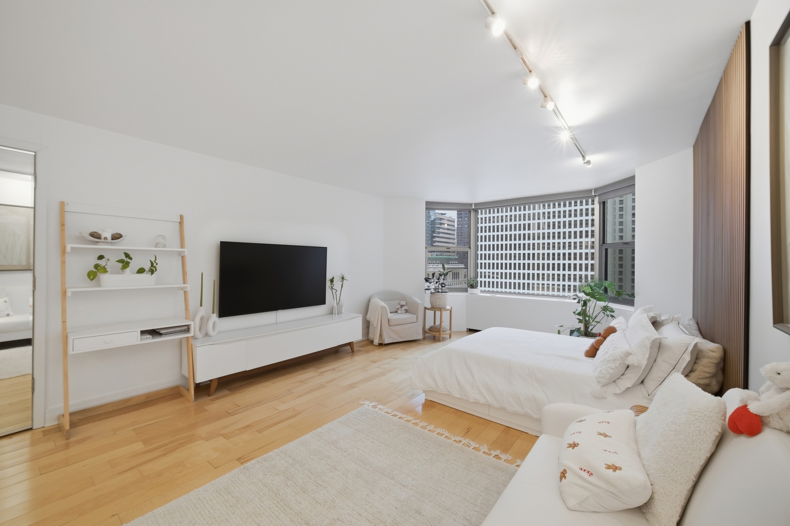 535 N MICHIGAN Avenue #1210, Chicago, IL 60611