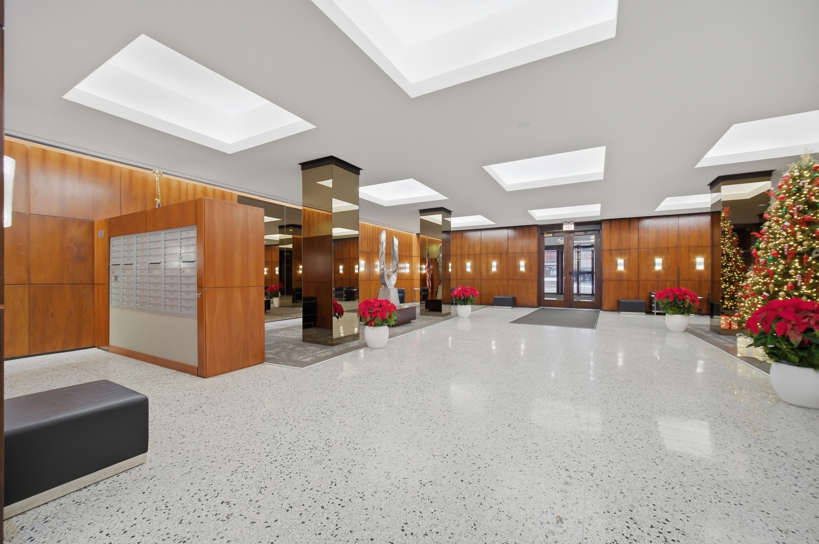 535 N MICHIGAN Avenue #1210, Chicago, IL 60611