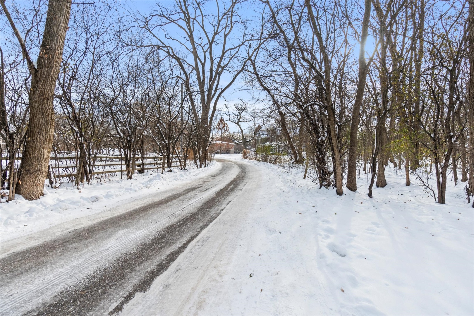 2058 Suffork Road, Northfield, IL 60093