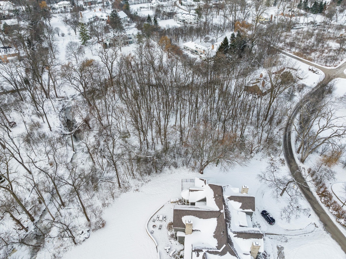 2058 Suffork Road, Northfield, IL 60093